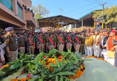 पंचतत्व में विलीन हुआ उत्तराखंड का जननायक, खड़खड़ी में हुआ दिवाकर भट्ट का दाह संस्कार