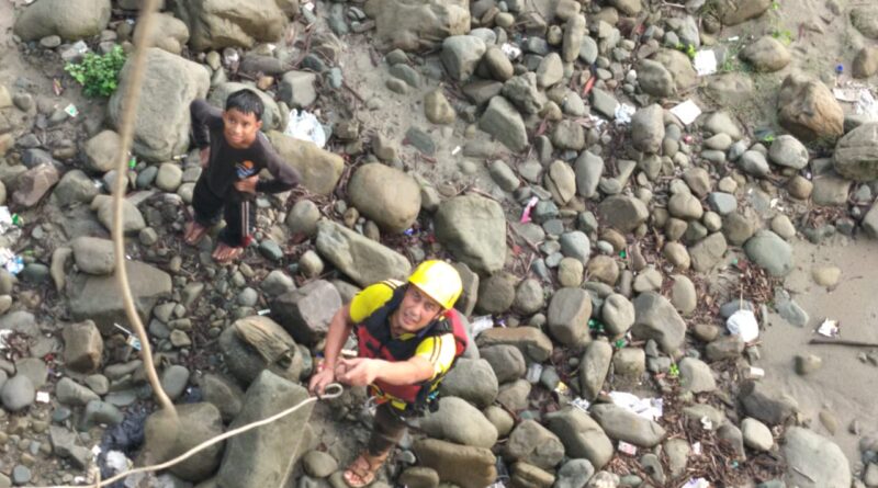 जिंदगी फंसी थी संकट में पर घबराया नहीं 12 साल का प्रिंस, रस्सी के सहारे हुए रेस्क्यू को भी लिया एडवेंचर की तरह