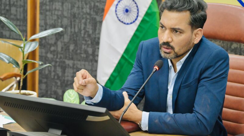सड़क हादसों से चिंतित डीएम ने अफसरों से तलब की रिपोर्ट, ब्लैक स्पॉट समेत सभी संवेदनशील स्थानों के विस्तृत सर्वे के निर्देश