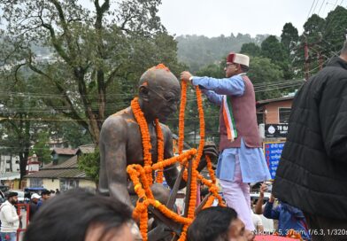 कुमाऊं मंडल में हर ओर छायी रही देशभक्ति की उमंग, प्रभारी मंत्री खजान दास ने किया ध्वजारोहण