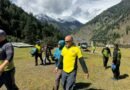उत्तरकाशी के उच्च हिमालयी क्षेत्र में जारी है बड़ा रेस्क्यू ऑपरेशन, हेलीकॉप्टरों की मदद से 29 ट्रेकर्स निकाले