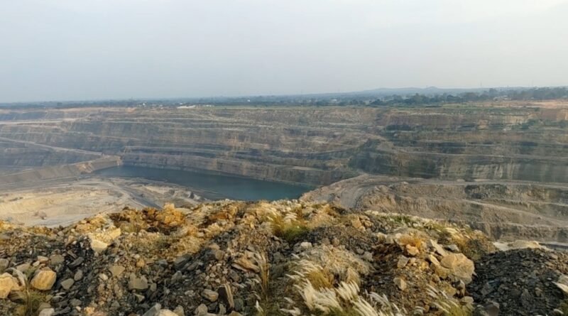 उत्तराखंड के मीडिया दल ने गेवरा में एशिया की सबसे बड़ी ओपनकास्ट कोयला खदान का दौरा कर देखी विकास की एक और तस्वीर