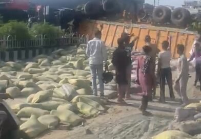 मोहब्बेवाला के ‘खूनी जोन’ में बाइक को चपेट में लेकर पलटा कंटेनर ट्रक, एक की मौत, दो गंभीर