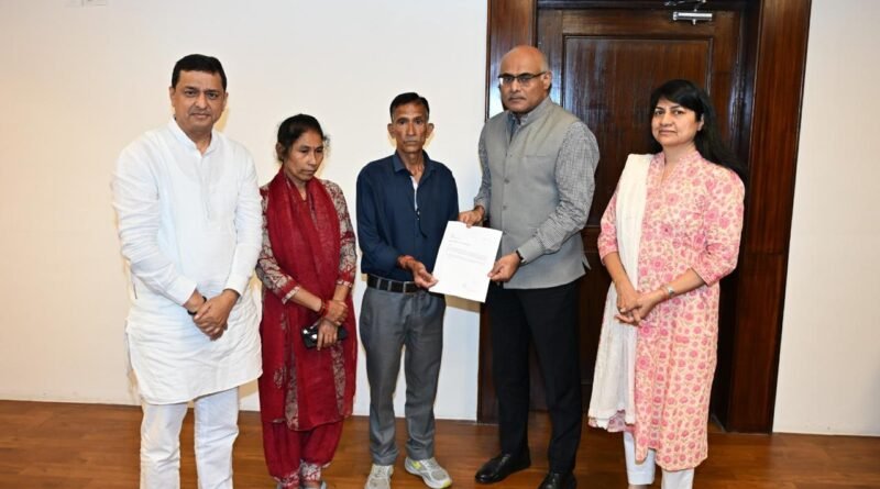 भाजपा सांसद अनिल बलूनी ने पलटी बाजी, इधर कांग्रेस और जन-संगठन प्रदर्शन में थे व्यस्त, उधर अंकिता के माता-पिता की सीबीआई अफसरों से करा दी मुलाकात
